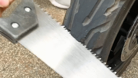  吉路尔轮胎挑战钢锯、军工铲，感觉有点骄傲..